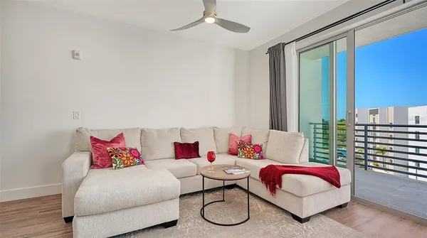 $720,000 | 1703 North Tamiami Trail, Unit 511, Sarasota, FL 34236