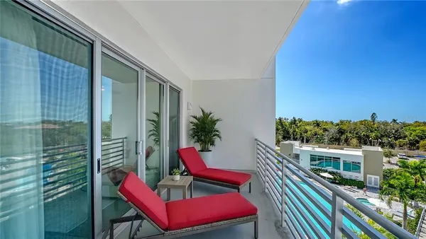 $720,000 | 1703 North Tamiami Trail, Unit 511, Sarasota, FL 34236