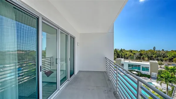 $720,000 | 1703 North Tamiami Trail, Unit 511, Sarasota, FL 34236