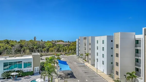 $720,000 | 1703 North Tamiami Trail, Unit 511, Sarasota, FL 34236