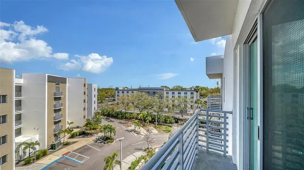 $720,000 | 1703 North Tamiami Trail, Unit 511, Sarasota, FL 34236