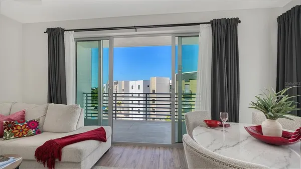 $720,000 | 1703 North Tamiami Trail, Unit 511, Sarasota, FL 34236