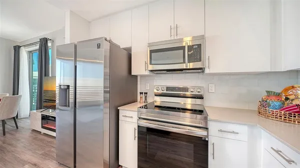 $720,000 | 1703 North Tamiami Trail, Unit 511, Sarasota, FL 34236