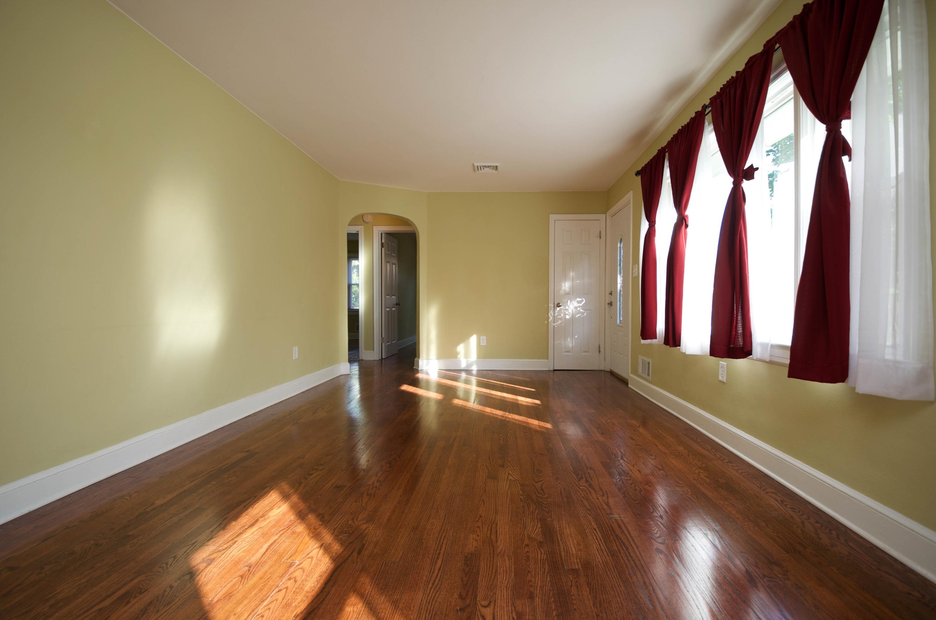 1932 Meadowbrook Road Northwest Roanoke, VA 24017 - Photo 2 of 43 Living Room