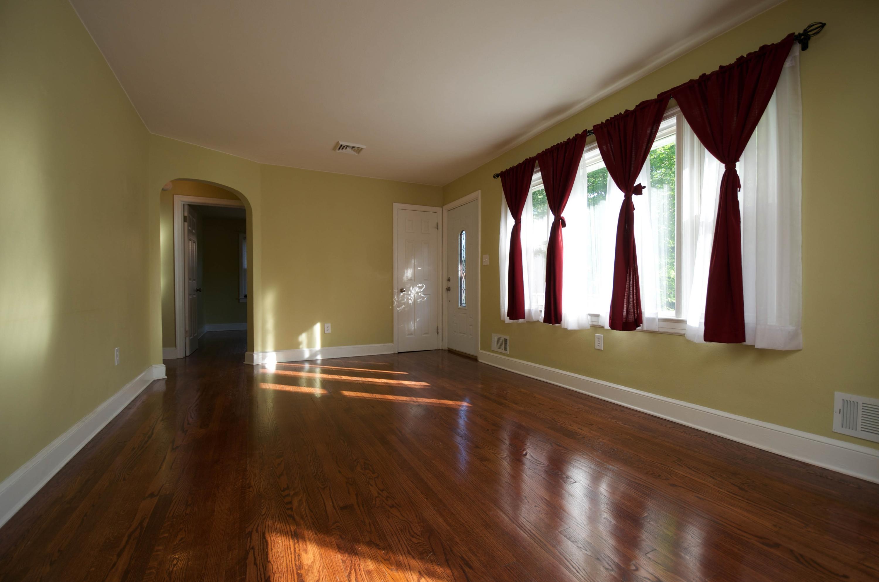 1932 Meadowbrook Road Northwest Roanoke, VA 24017 - Photo 3 of 43 Living Room