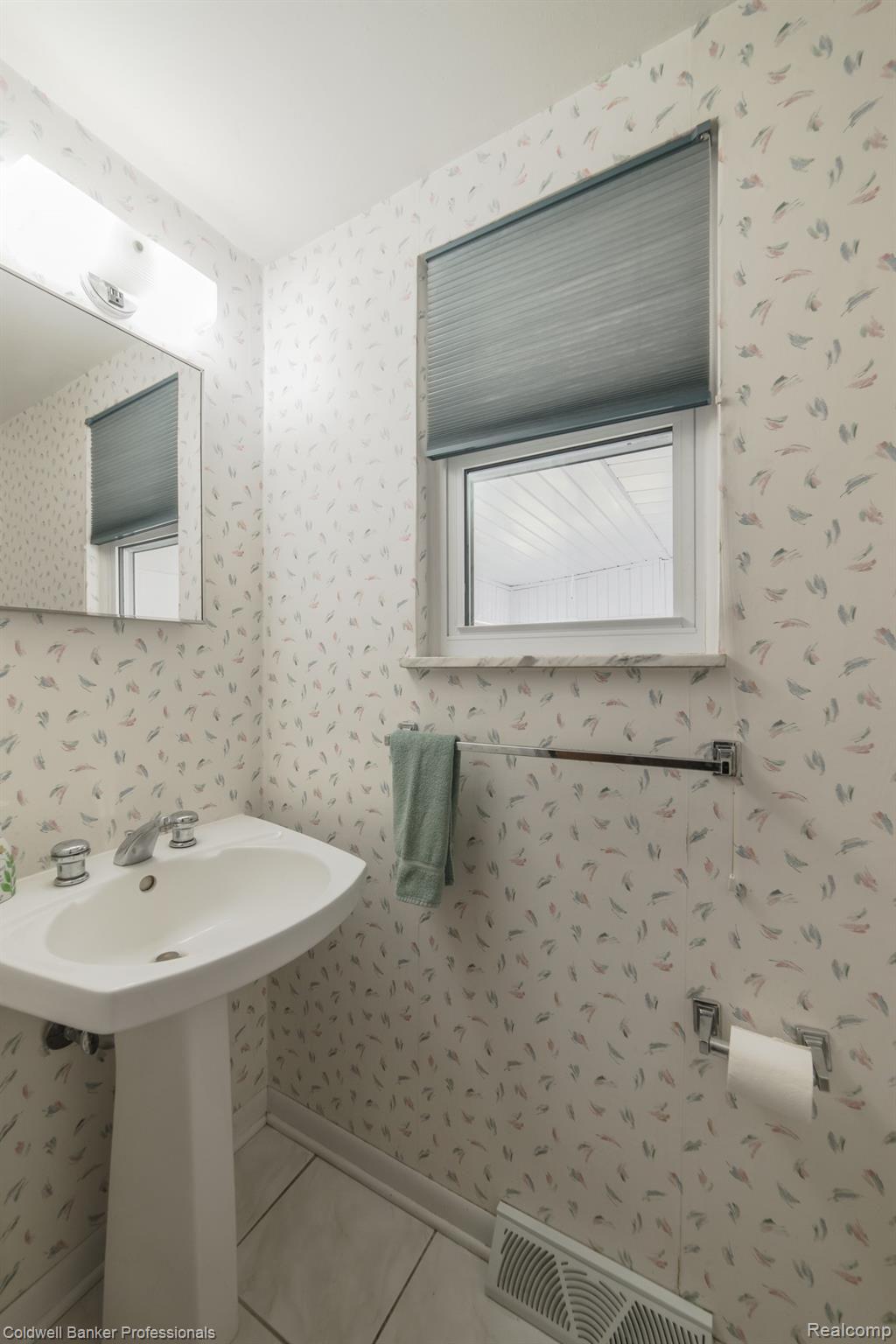 4226 Morgan Road Lake Orion, MI 48359 - Photo 23 of 66 4226 Morgan-22.jpg