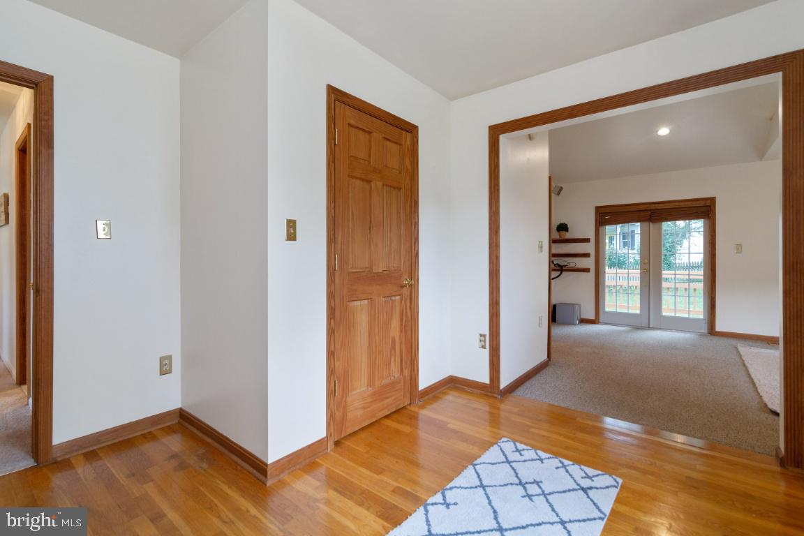 3616 Old Post Road Fairfax, VA 22030 - Photo 14 of 33 Hallway