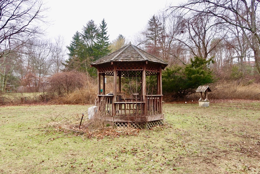 125 Conant Road Westwood, MA 02090 - Photo 7 of 27 Gallery Image 7