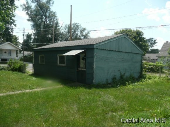 2245 South 12th Street Springfield, IL 62703 - Photo 2 of 8
