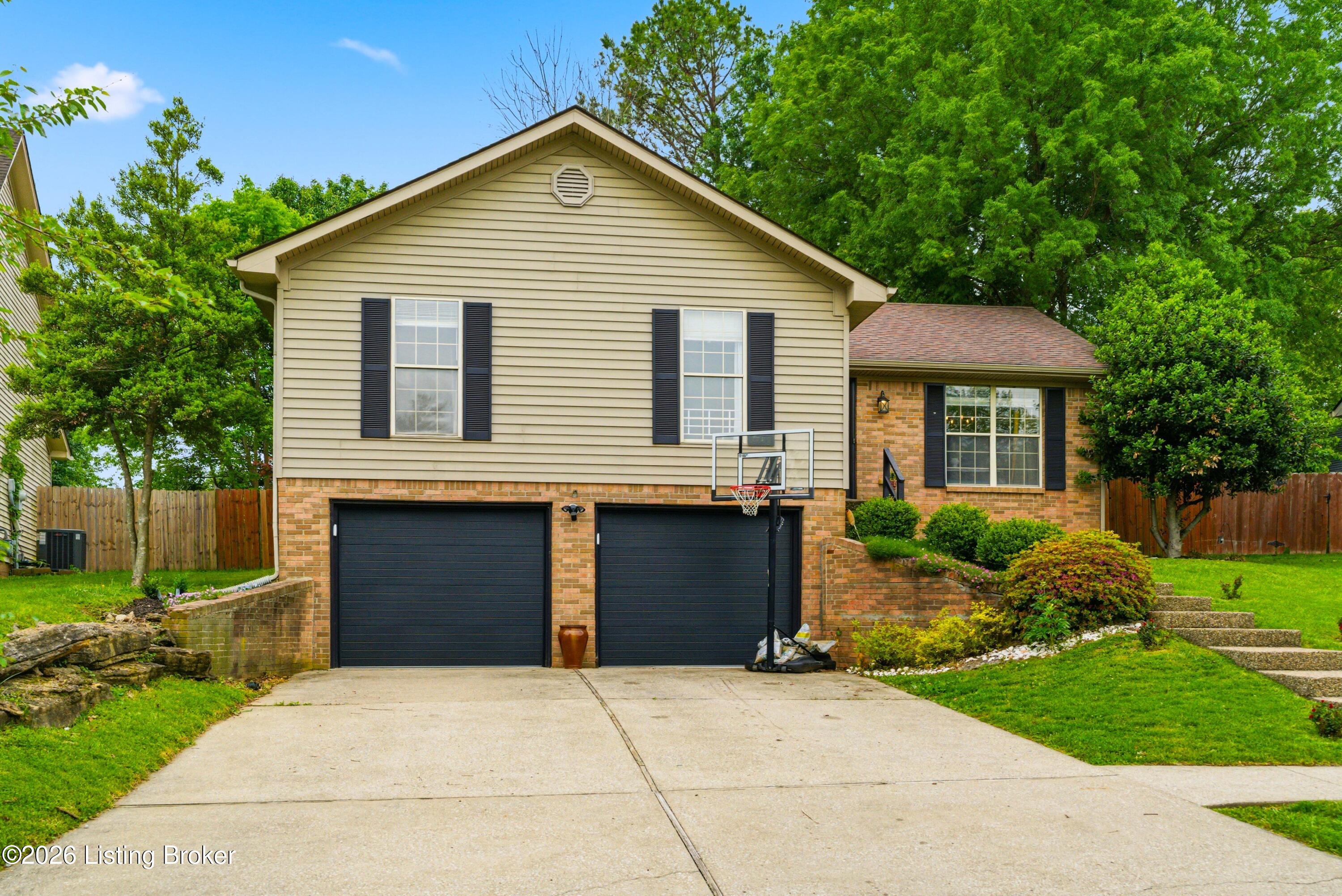 240 Rolling Ridge Way Simpsonville, KY 40067 - Photo 2 of 41 DSC08933