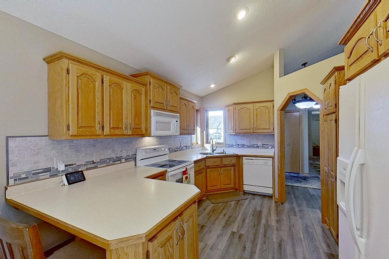 82 141st Lane Andover, MN 55304 - Photo 15 of 38