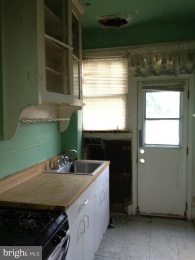 1150 Neal Street Northeast Washington, DC 20002 - Photo 1 of 9 Kitchen