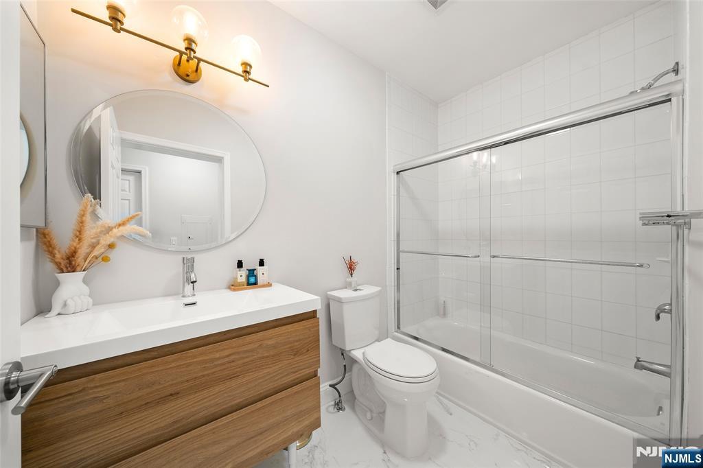 250 The Promenade Edgewater, NJ 07020 - Photo 17 of 22