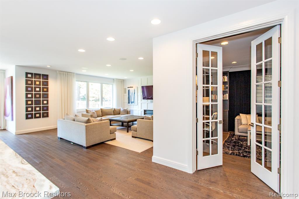 25925 York Road Royal Oak, MI 48067 - Photo 32 of 88