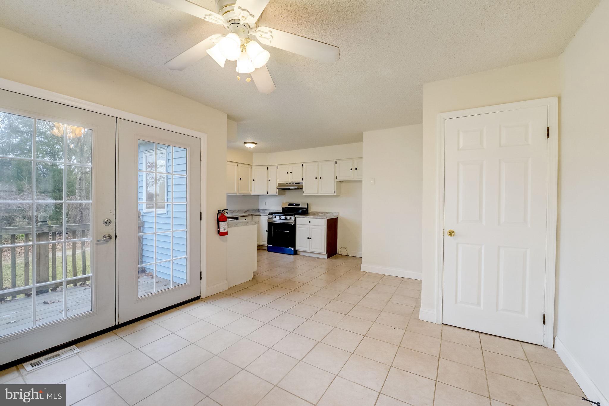 283 Magnolia Road Vineland, NJ 08360 - Photo 12 of 57 Unit B - Dining Area