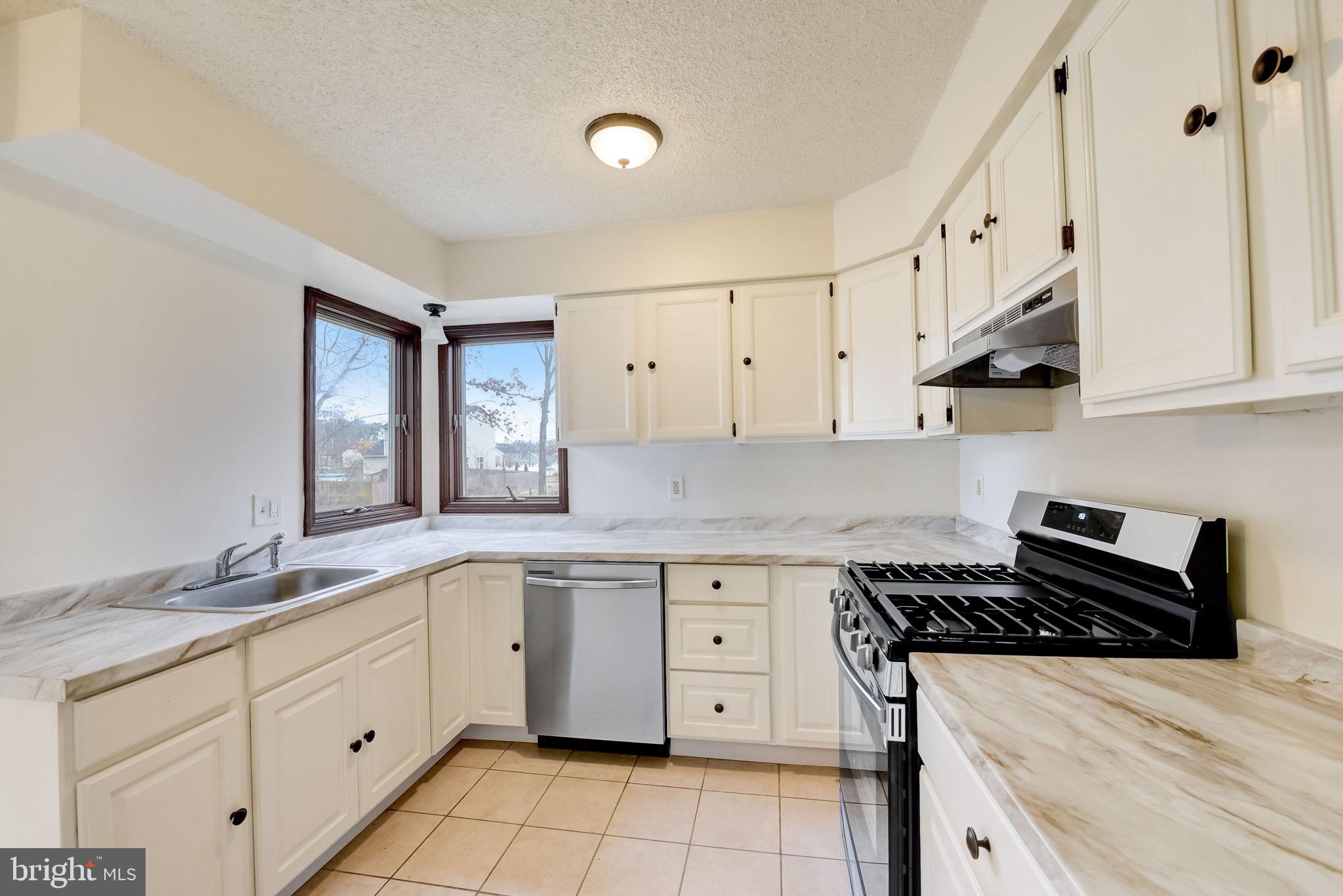 283 Magnolia Road Vineland, NJ 08360 - Photo 16 of 57 Unit B - Kitchen