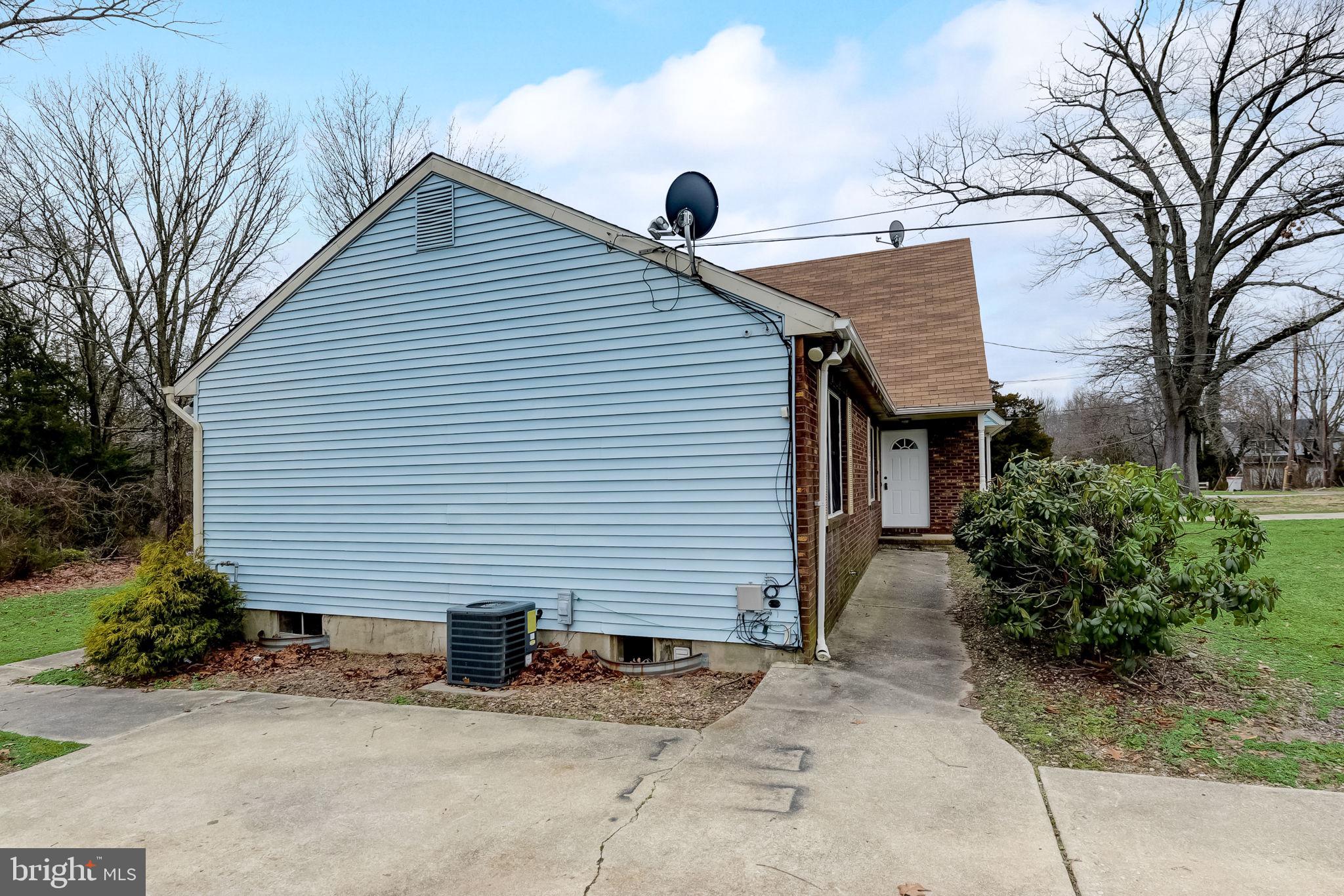 283 Magnolia Road Vineland, NJ 08360 - Photo 5 of 57 Unit B - Walkway