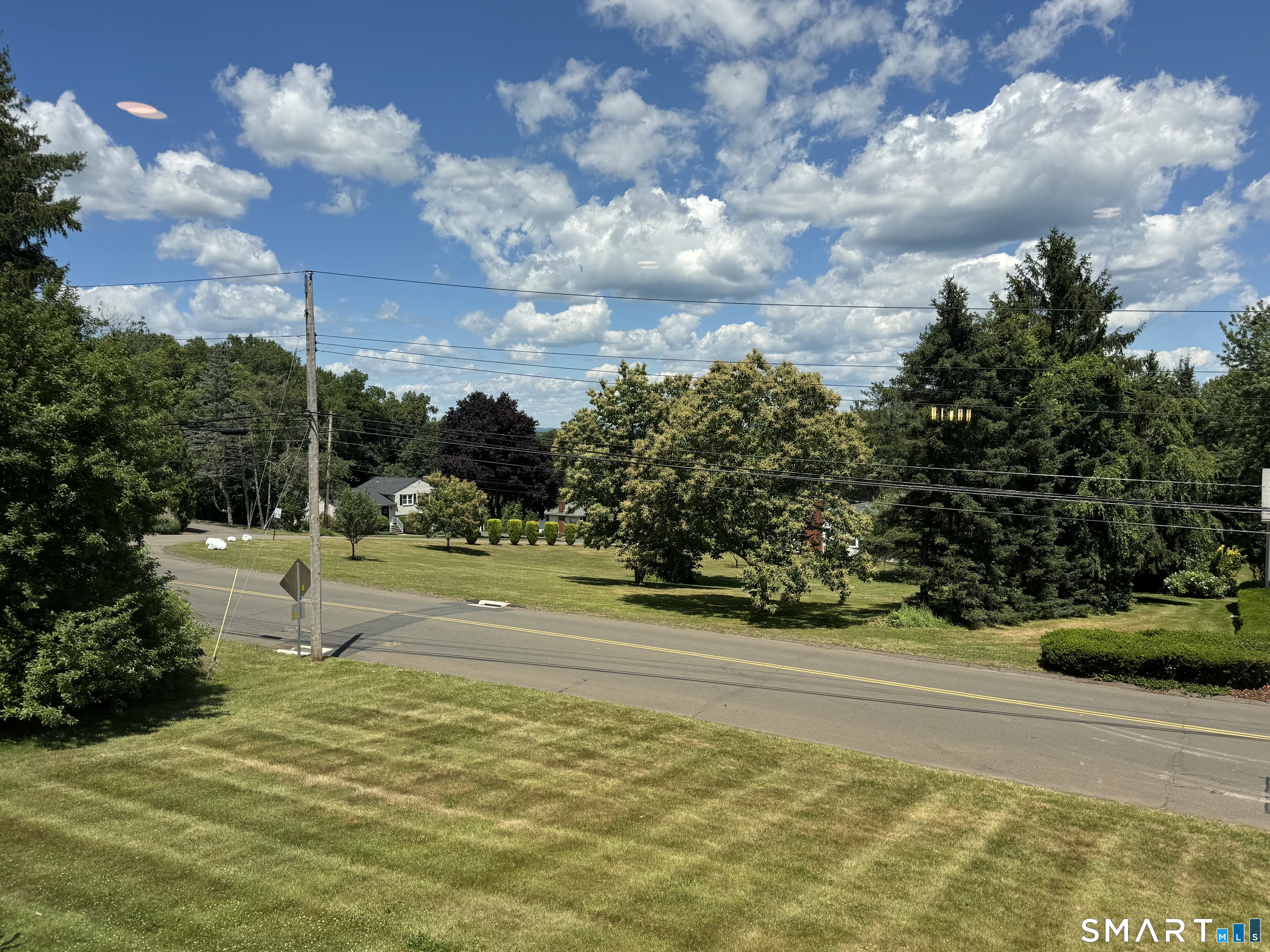 210 Cloudland Road North Haven, CT 06473 - Photo 5 of 40