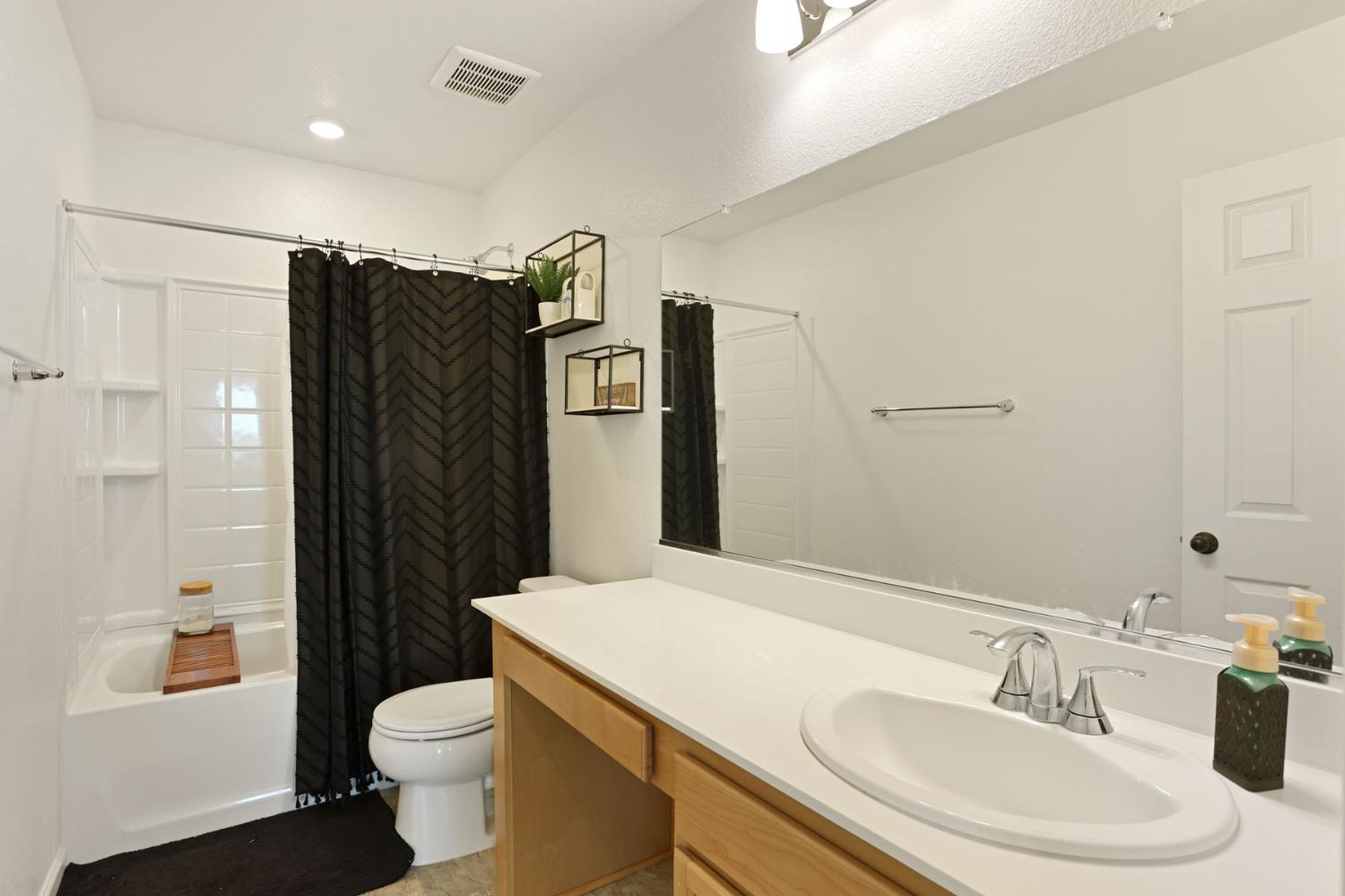 1601 Redhaven Place Hughson, CA 95326 - Photo 22 of 39