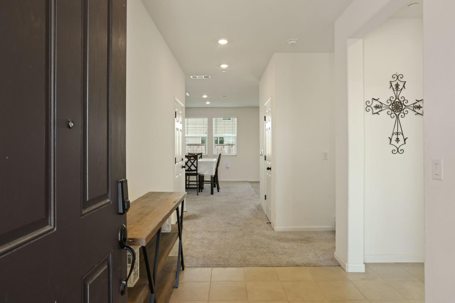 1601 Redhaven Place Hughson, CA 95326 - Photo 3 of 39