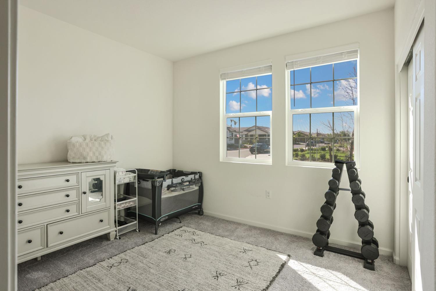 1601 Redhaven Place Hughson, CA 95326 - Photo 5 of 39