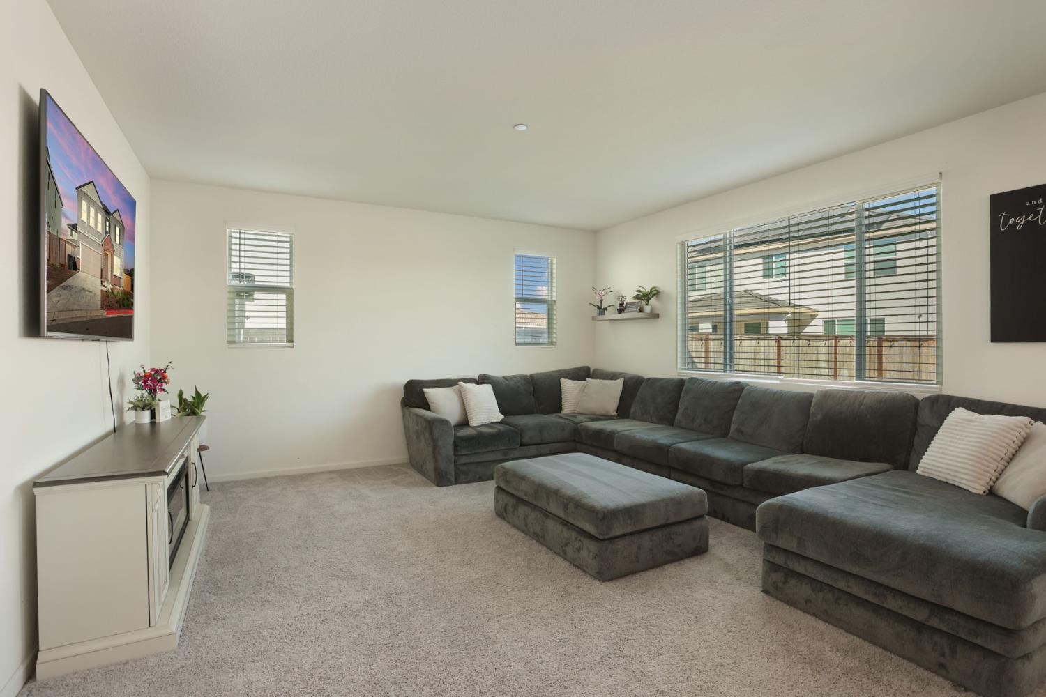 1601 Redhaven Place Hughson, CA 95326 - Photo 8 of 39