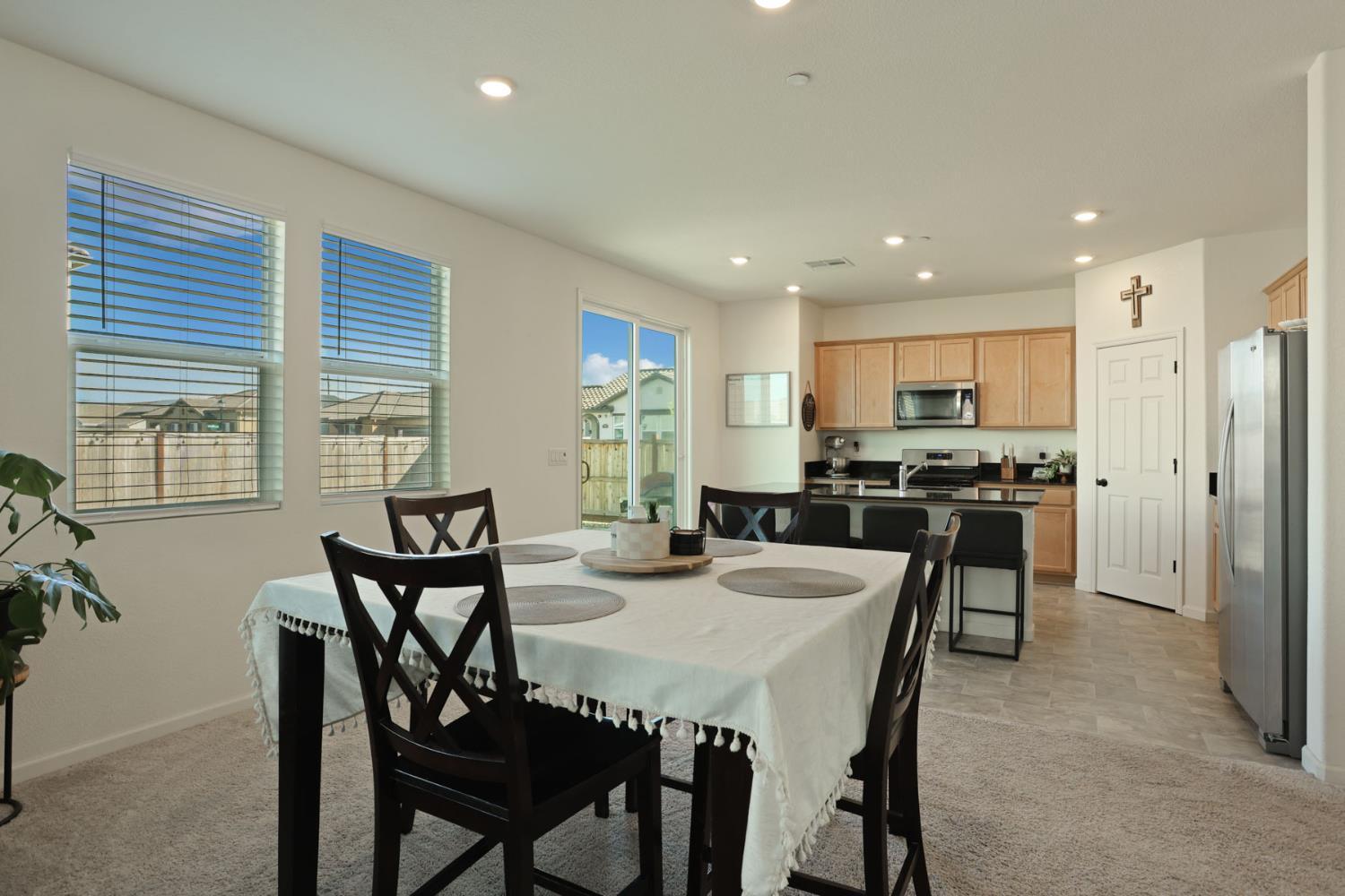 1601 Redhaven Place Hughson, CA 95326 - Photo 10 of 39