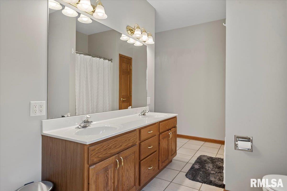 345 Country Towne Road Springfield, IL 62712 - Photo 29 of 54