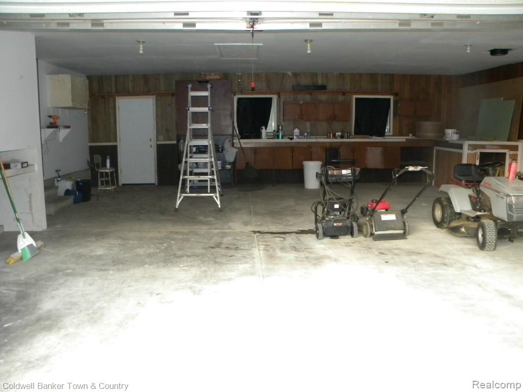 15035 Hogan Road Linden, MI 48451 - Photo 32 of 34
