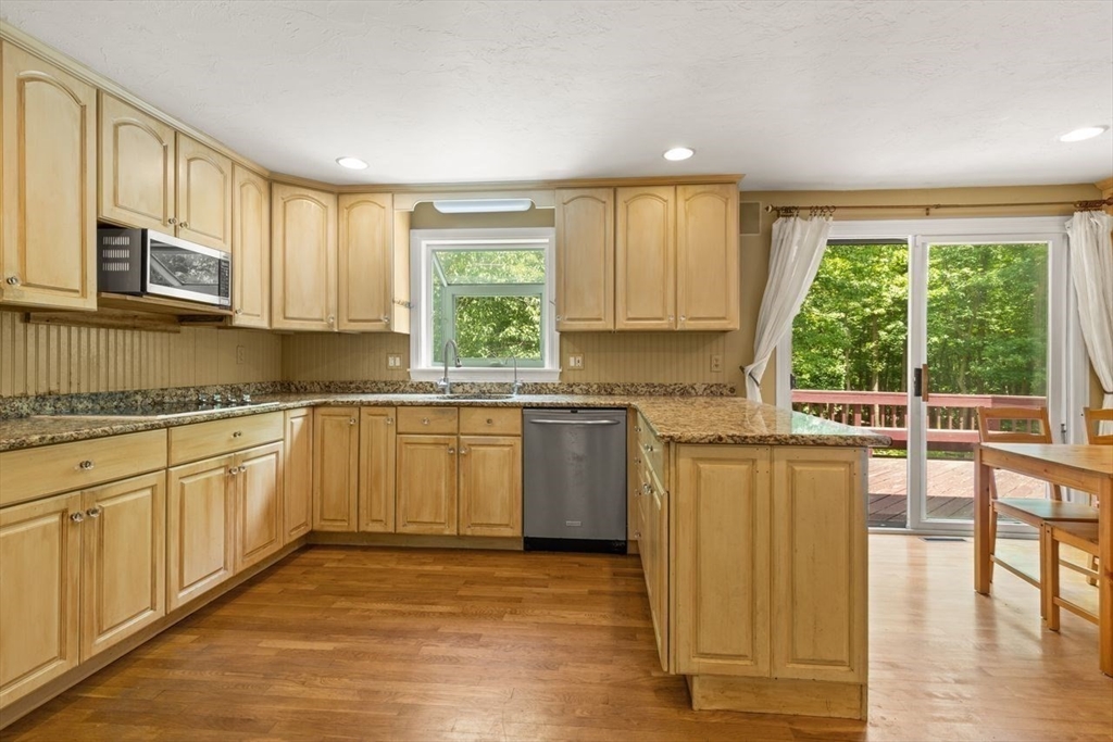 35 Castle Drive Sharon, MA 02067 - Photo 14 of 38