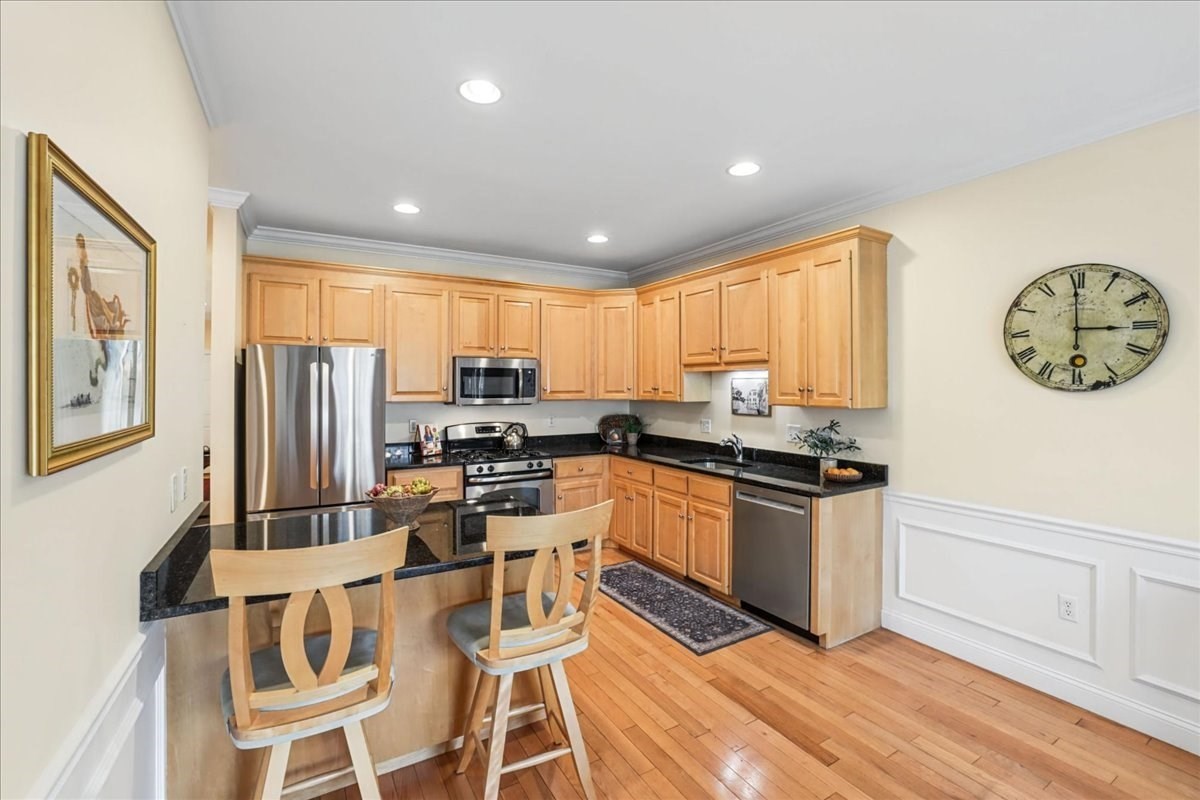 41 Meetinghouse Road Norfolk, MA 02056 - Photo 9 of 42 Gallery Image 9