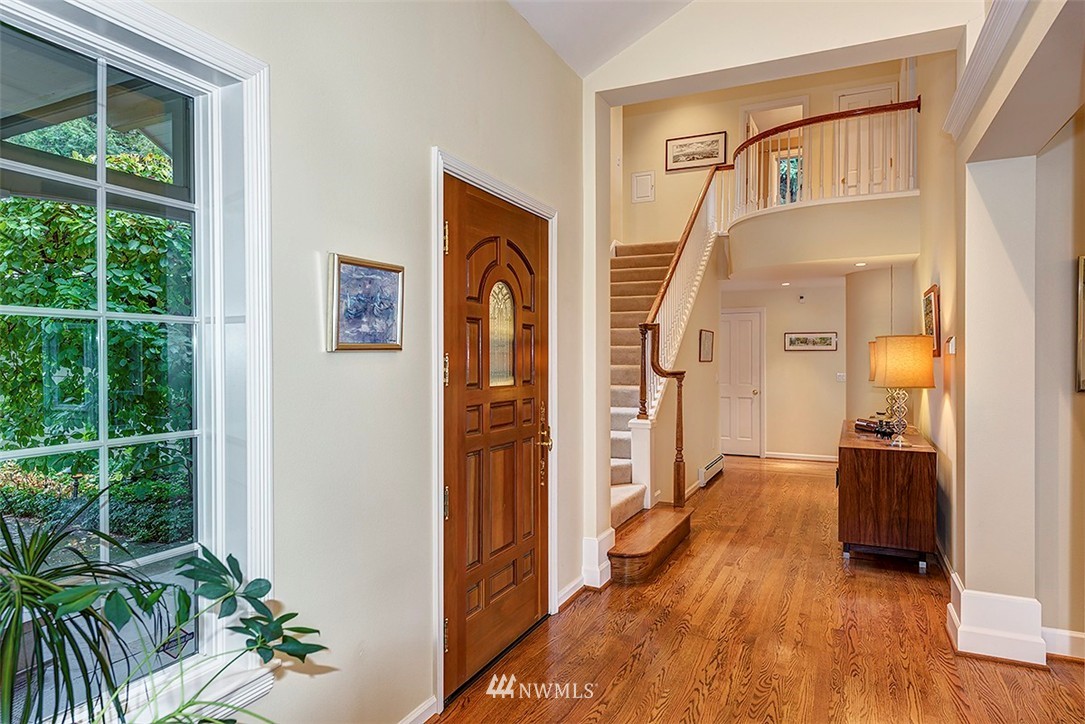 18418 High Street Edmonds, WA 98020 - Photo 4 of 24 Gallery Image 4