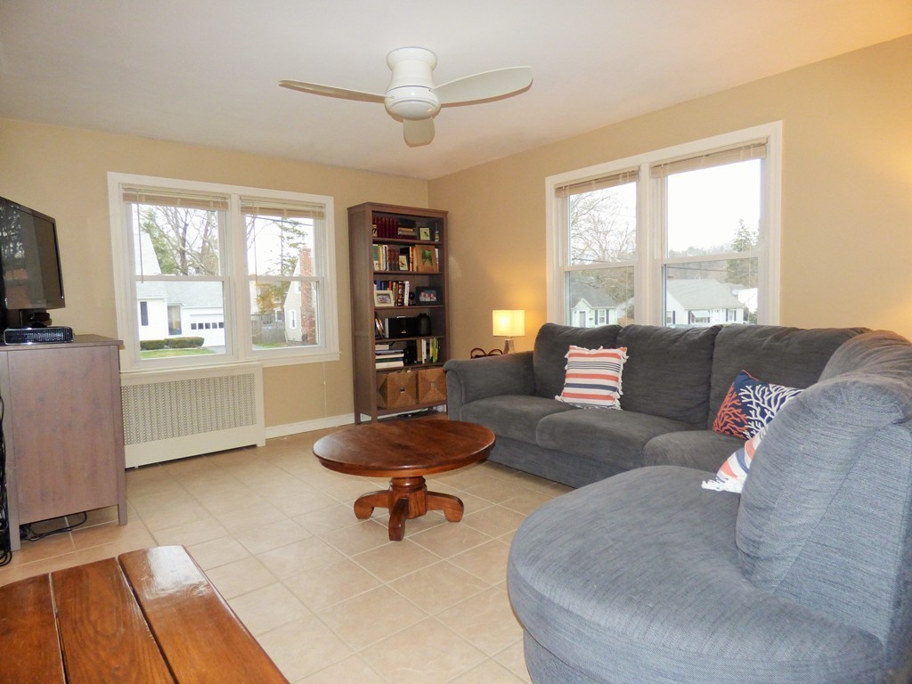 19 Benjamin Road Worcester, MA 01602 - Photo 11 of 30 Gallery Image 11