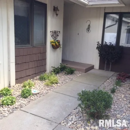 $144,900 | 3001 31st Street, Unit E, Rock Island, IL 61201