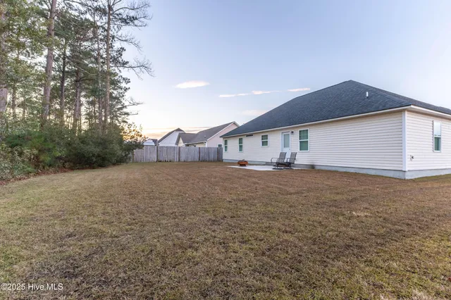 $2,175 | 270 Breakwater Drive, Sneads Ferry, NC 28460