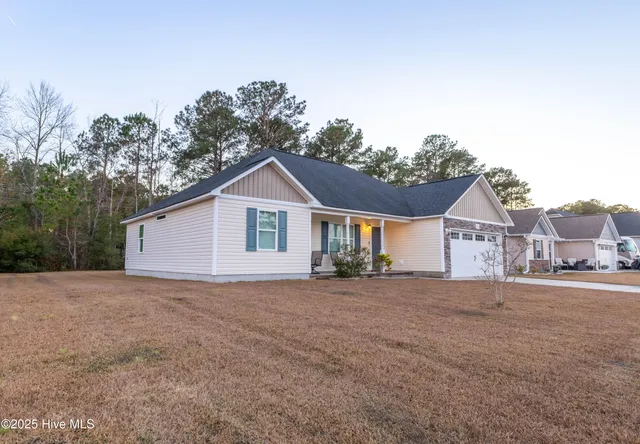 $2,175 | 270 Breakwater Drive, Sneads Ferry, NC 28460