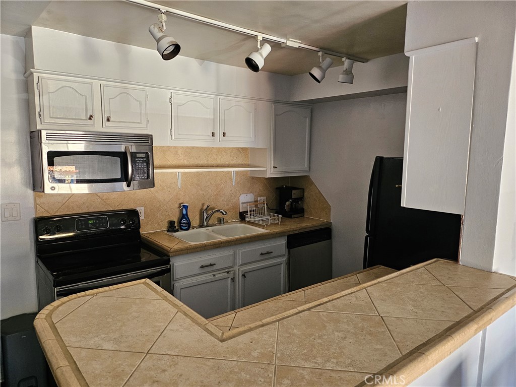 2767 East 3rd Street Long Beach, CA 90814 - Photo 2 of 8