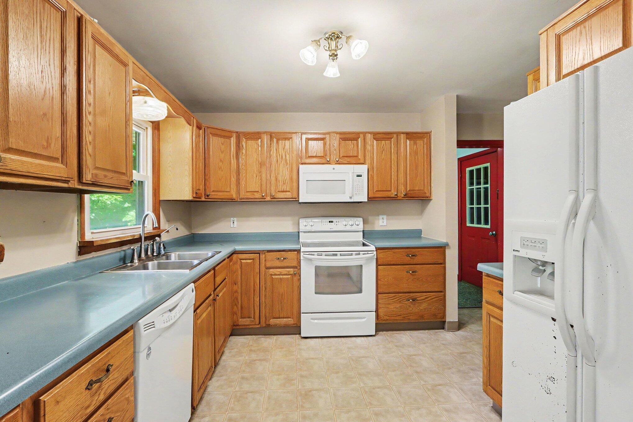 199 Highfield Road Marshall, MI 49068 - Photo 9 of 18 007_file_8023