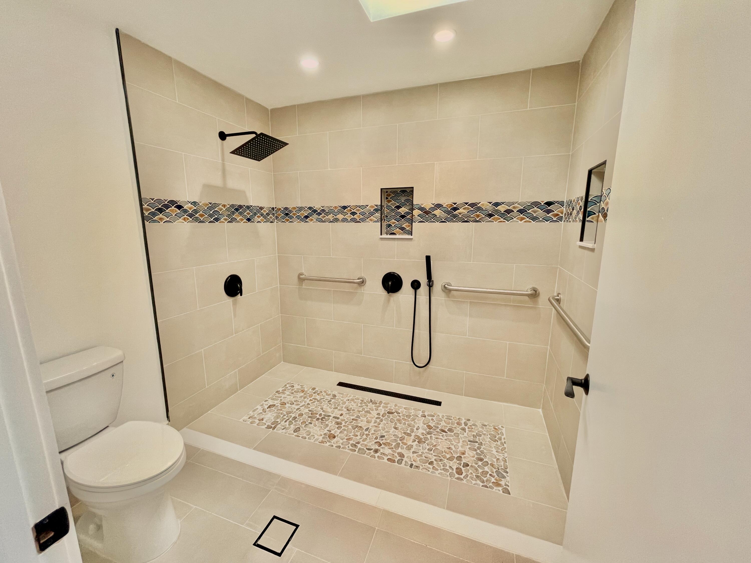3127 Stewart Road Summerland Key, FL 33042 - Photo 22 of 64 Master Bathroom