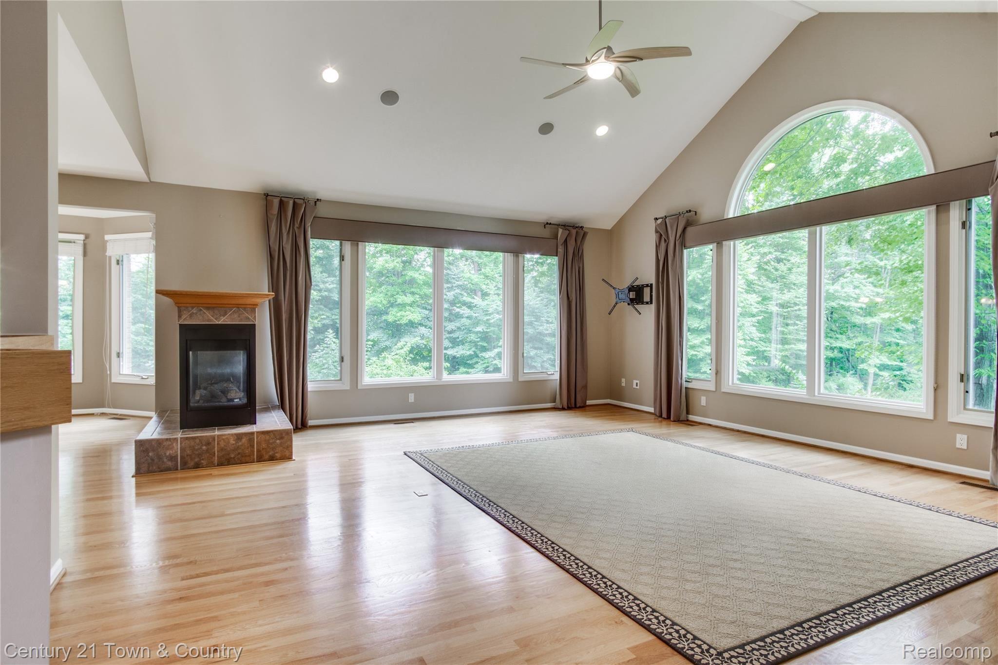 1116 Blue Ridge Drive Clarkston, MI 48348 - Photo 17 of 54 Interiors (17 of 42).jpg