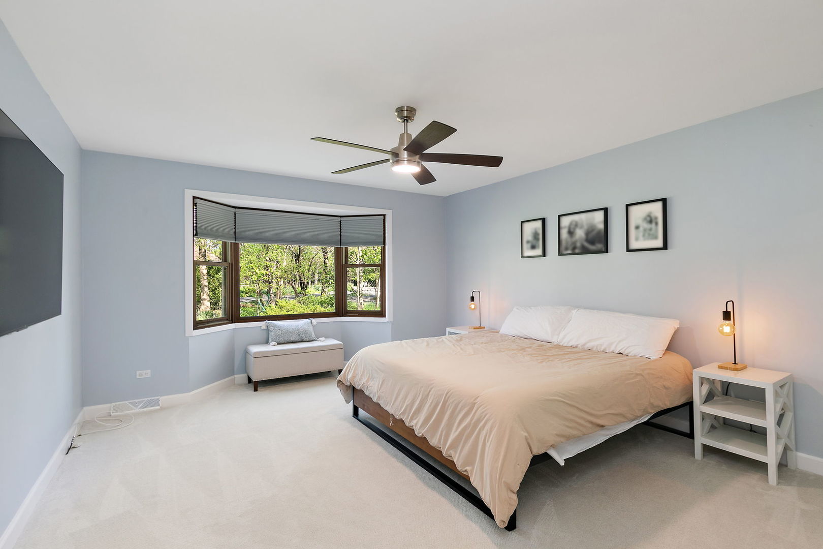 713 Council Hill Road East Dundee, IL 60118 - Photo 15 of 40 a bedroom with a large bed and a large window