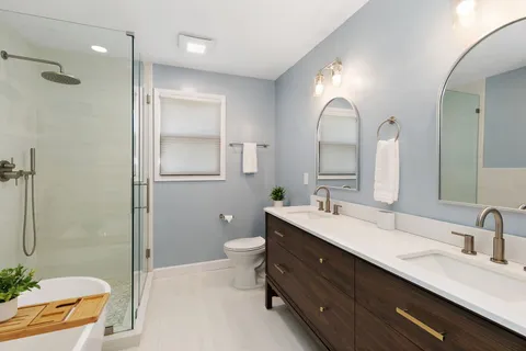 $475,000 | 713 Council Hill Road, East Dundee, IL 60118