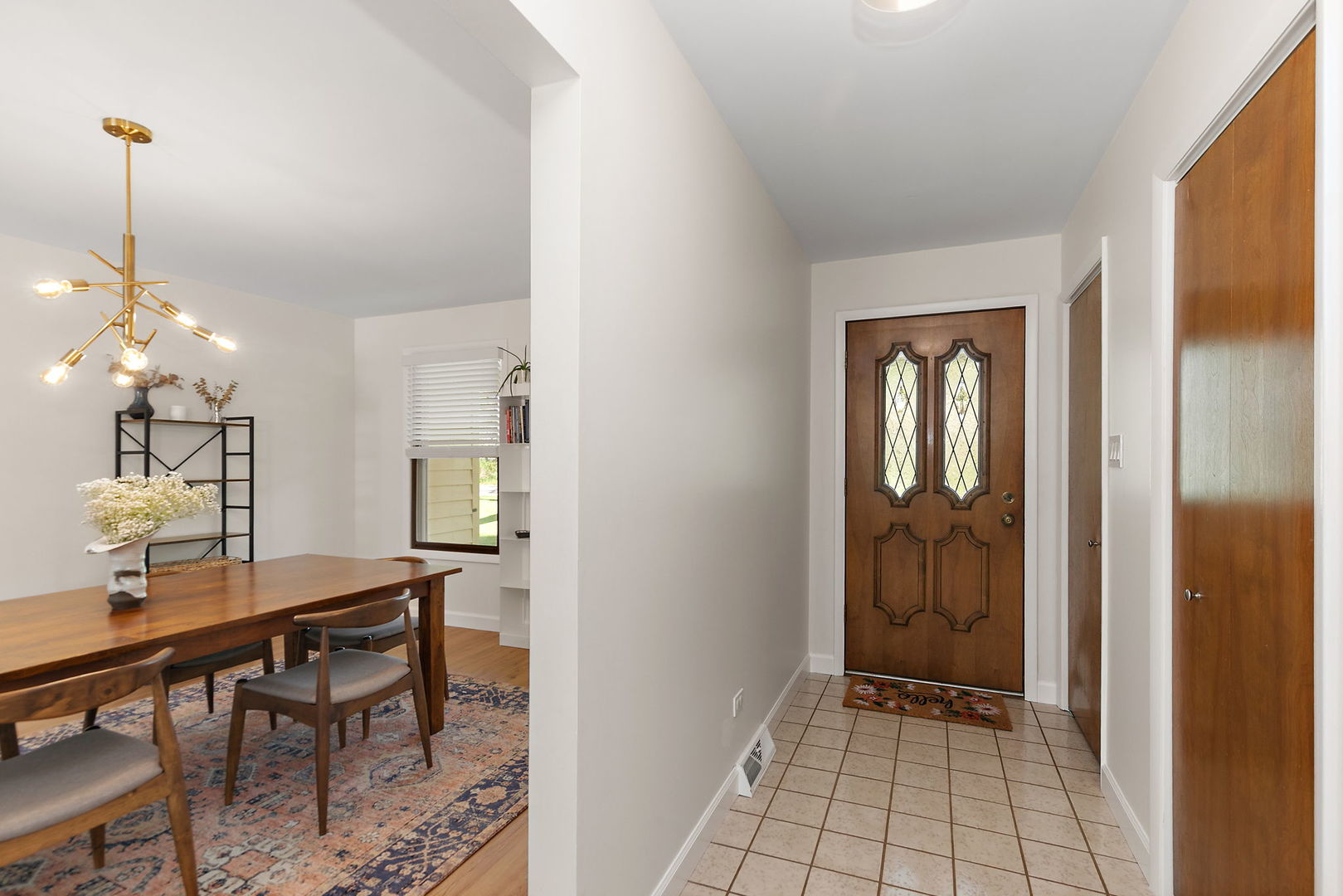 713 Council Hill Road East Dundee, IL 60118 - Photo 3 of 40 a view of a dining room with furniture