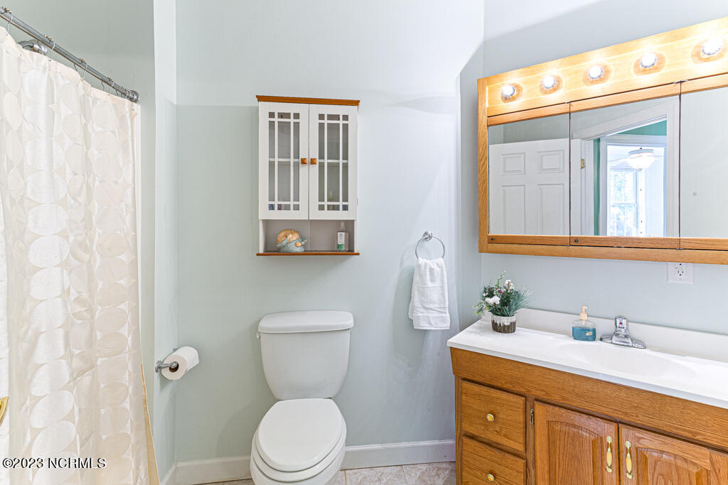 2734 Farm Life School Road Carthage, NC 28327 - Photo 22 of 47 Full guest bath off the breakfast nook area