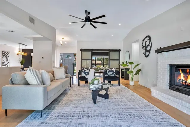 $699,815 | 415 East 6th Avenue, Windermere, FL 34786