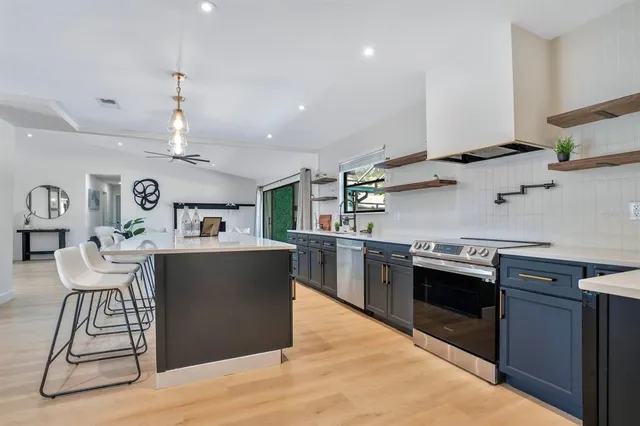 $699,815 | 415 East 6th Avenue, Windermere, FL 34786