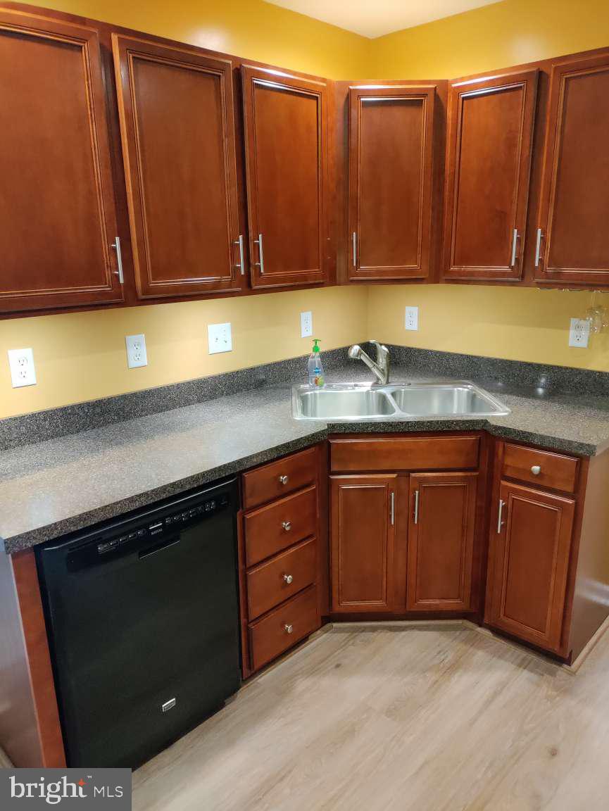 1031 Kent Garden Lititz, PA 17543 - Photo 8 of 25