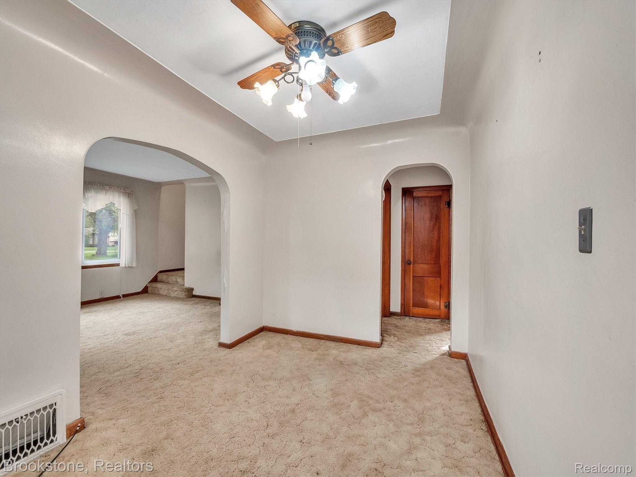2820 Grant Road Rochester, MI 48309 - Photo 12 of 55 12-2820 Grant Rd-windowstill-realestate-photography-12.jpg