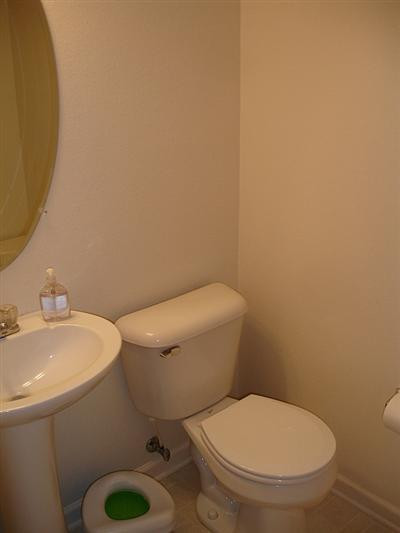 852 Cedarwood Road Lexington, KY 40511 - Photo 5 of 15 First floor half bath