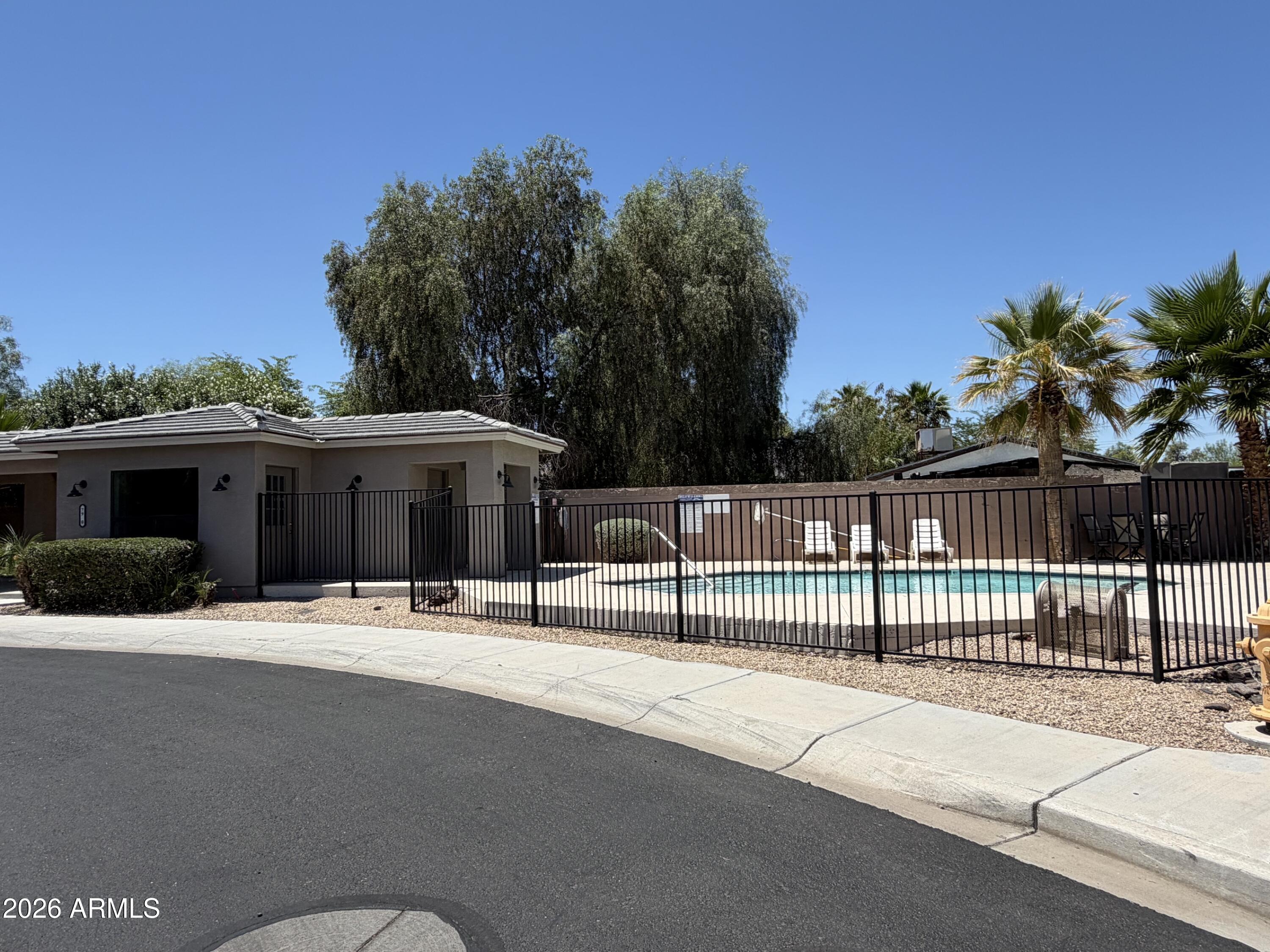 615 West Harwell Rd. Phoenix, AZ 85041 - Photo 27 of 30 IMG_4296